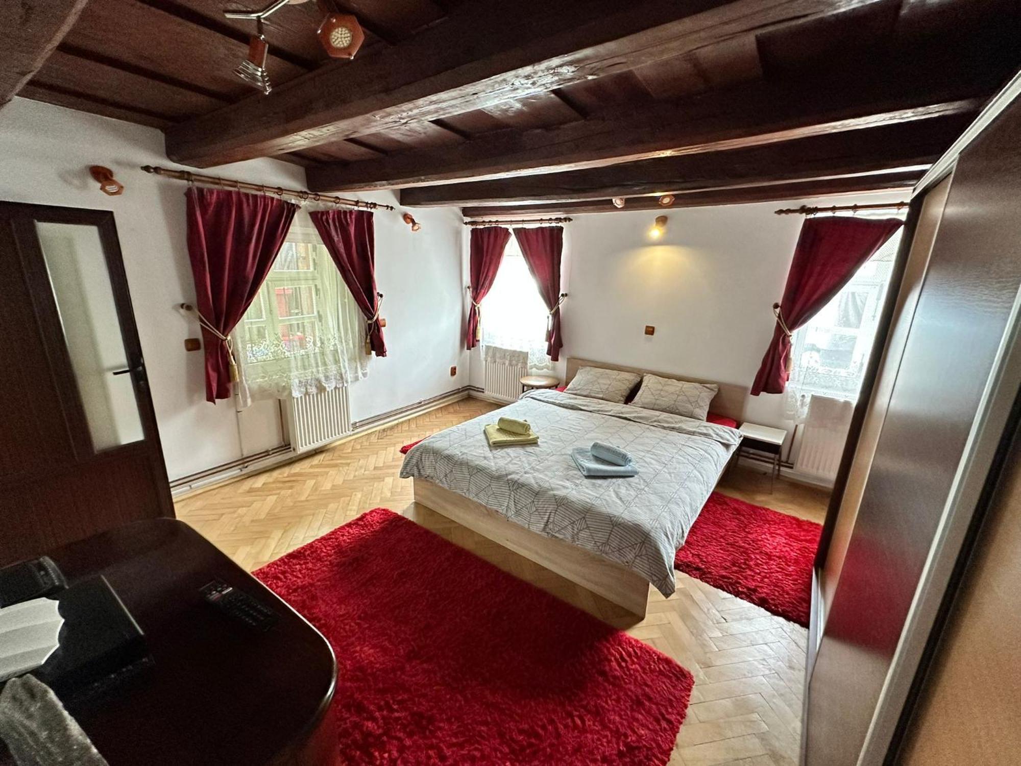 דירות בראשוב Casa Nicolae Teclu מראה חיצוני תמונה